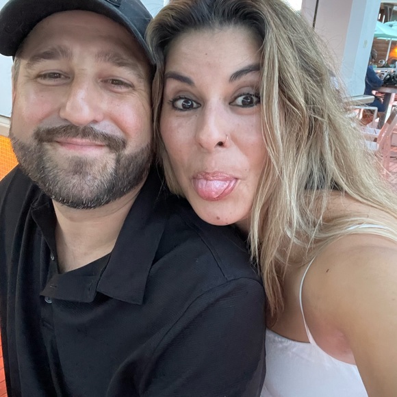 ☕️@WINELOVER0626 is LIVE hit like to be notified,Stay Well friends 🪴☕️ - Picture 6 of 16